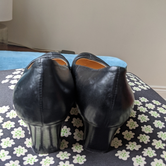 Taryn Rose leather pumps - Picture 4 of 8